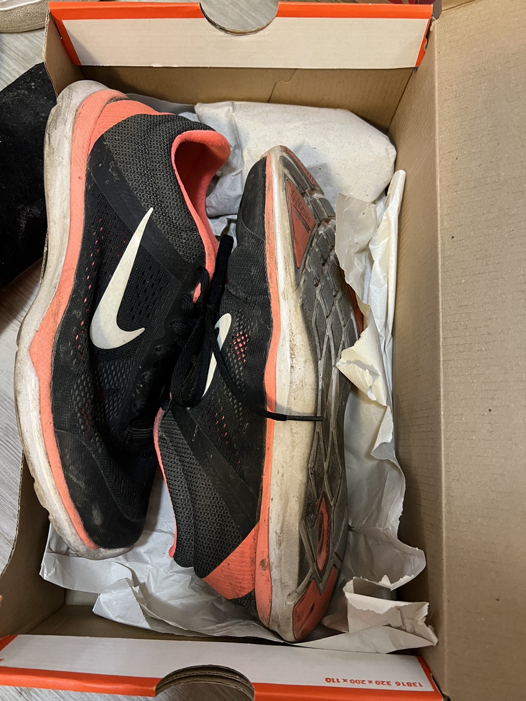 Nike Running Shoes Size 8 thumbnail