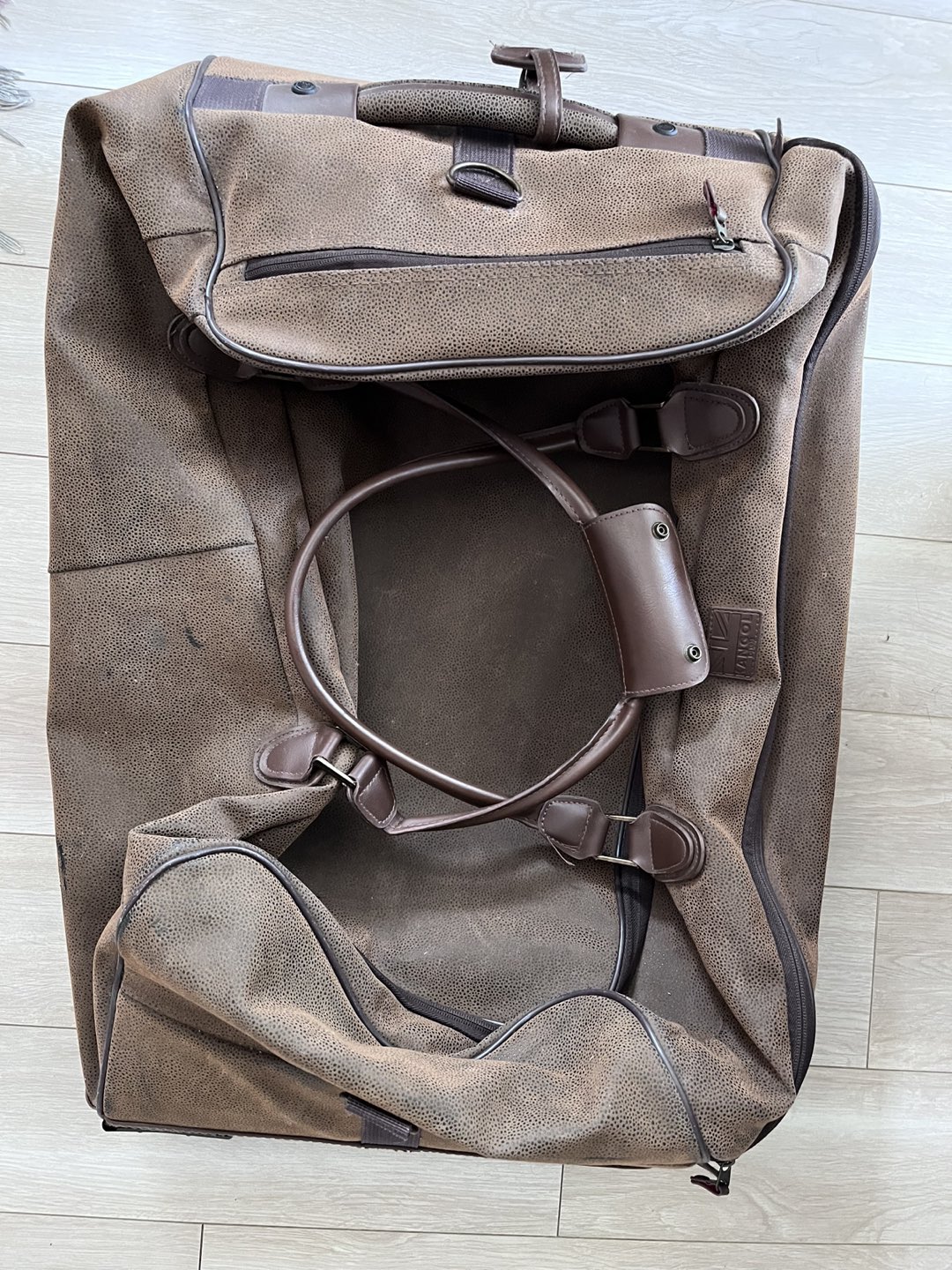 Travel duffel bag thumbnail