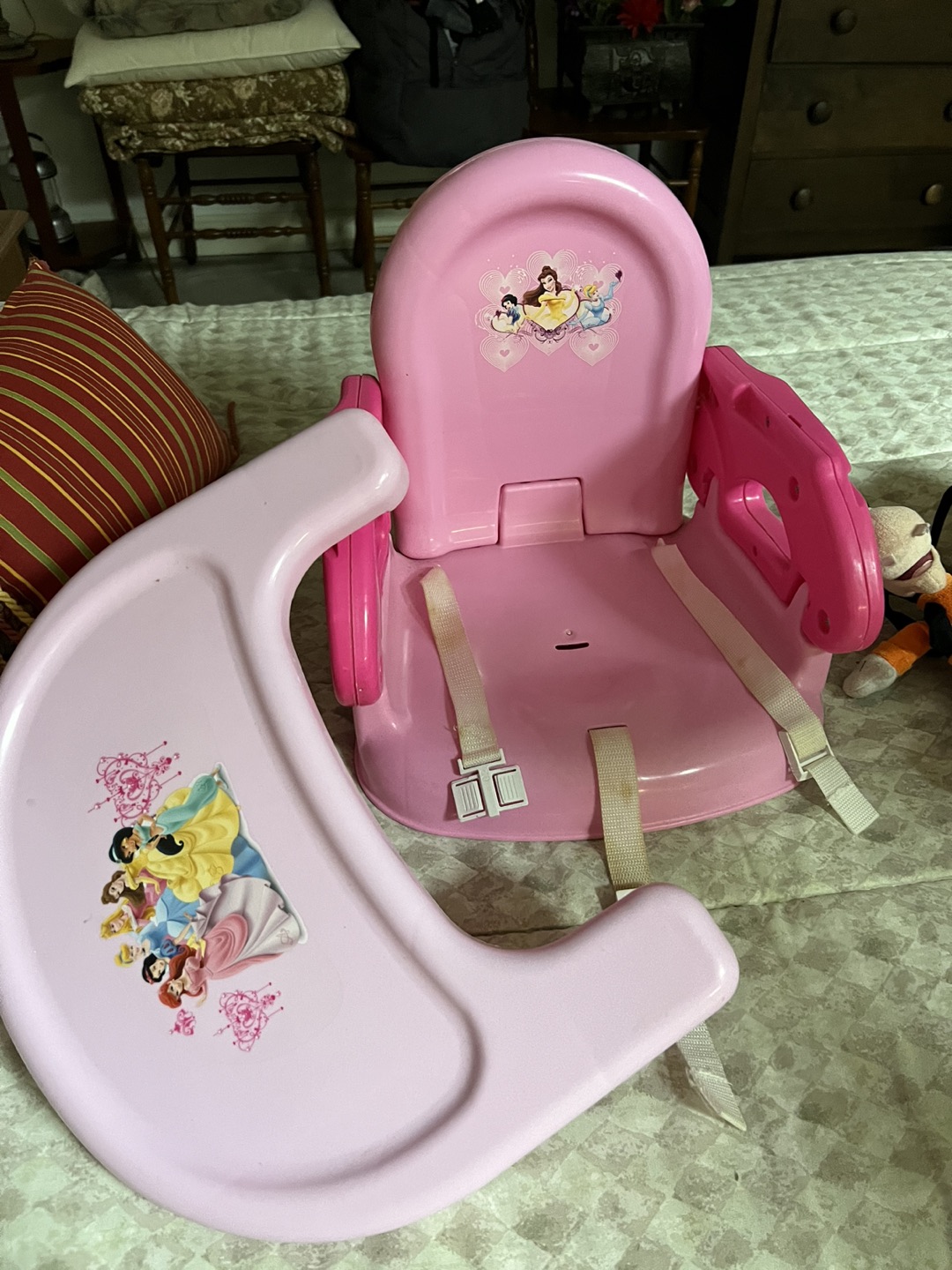 Booster seat with tray thumbnail