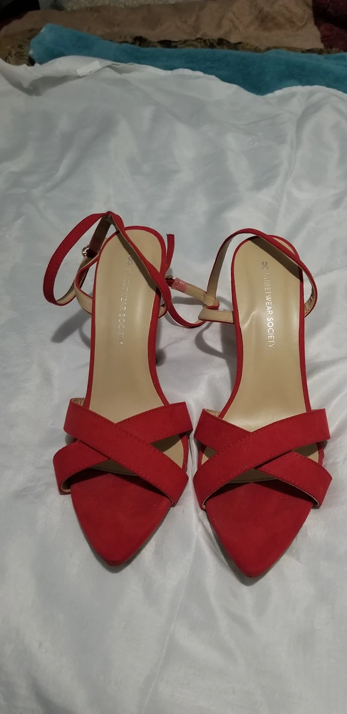 red shoes thumbnail