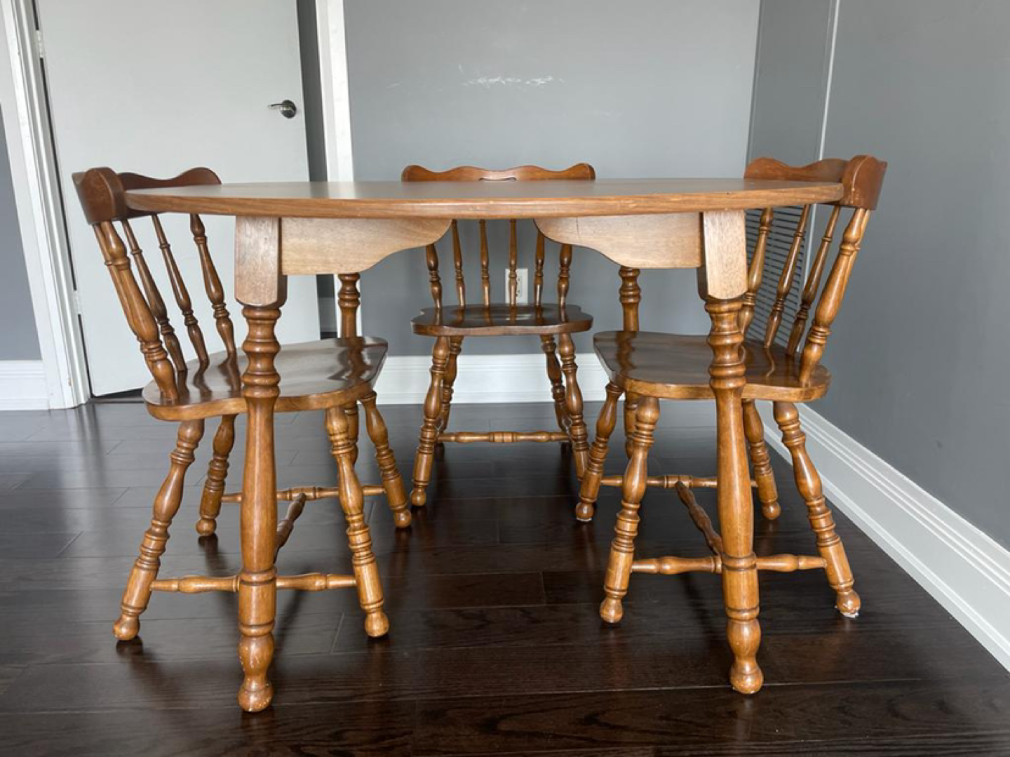 Dining table with 4 chairs - photo 2