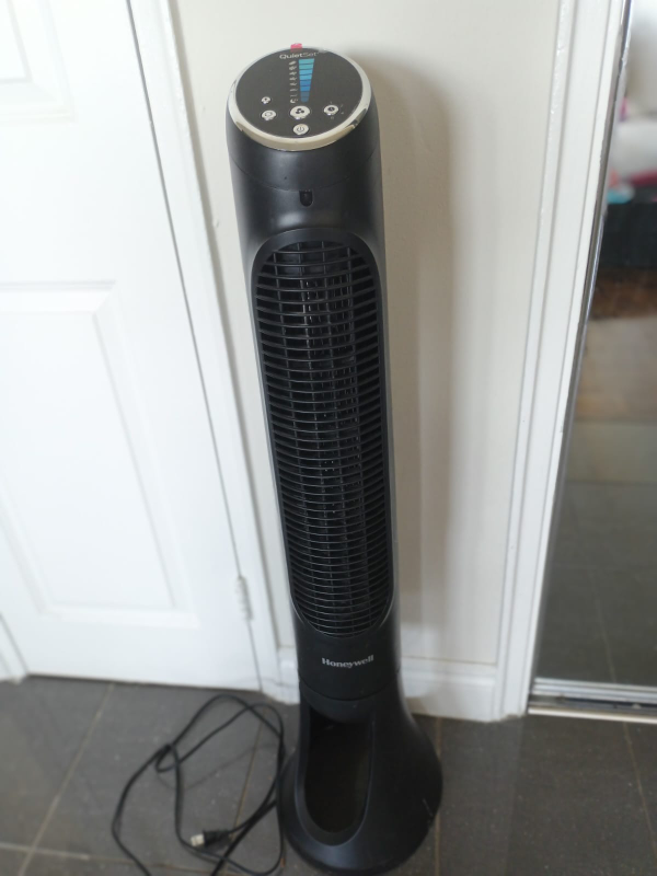 Tall Honeywell Quietset Tower Fan- Black - photo 3