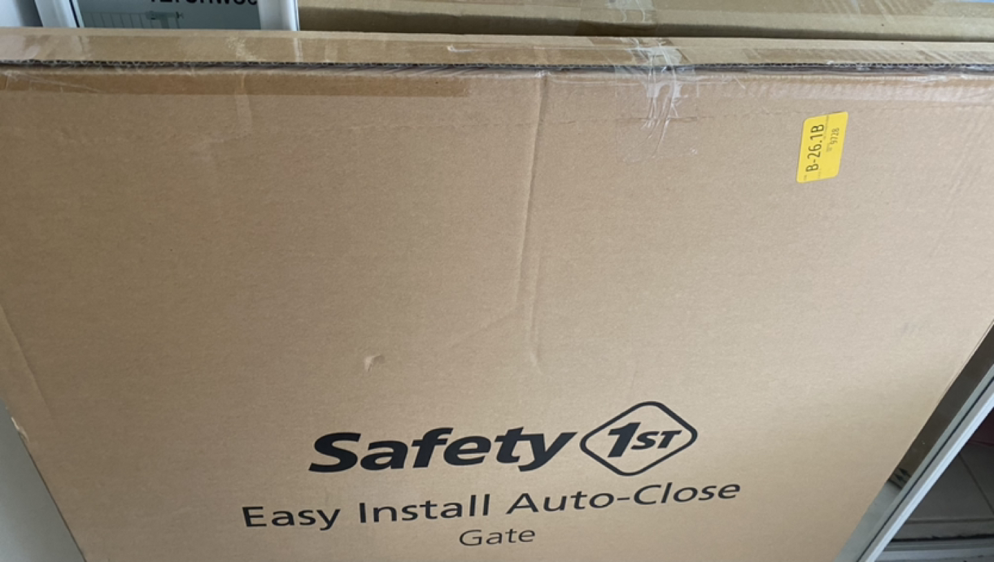 Brand new Safty 1st Auto-close Gate - photo 3