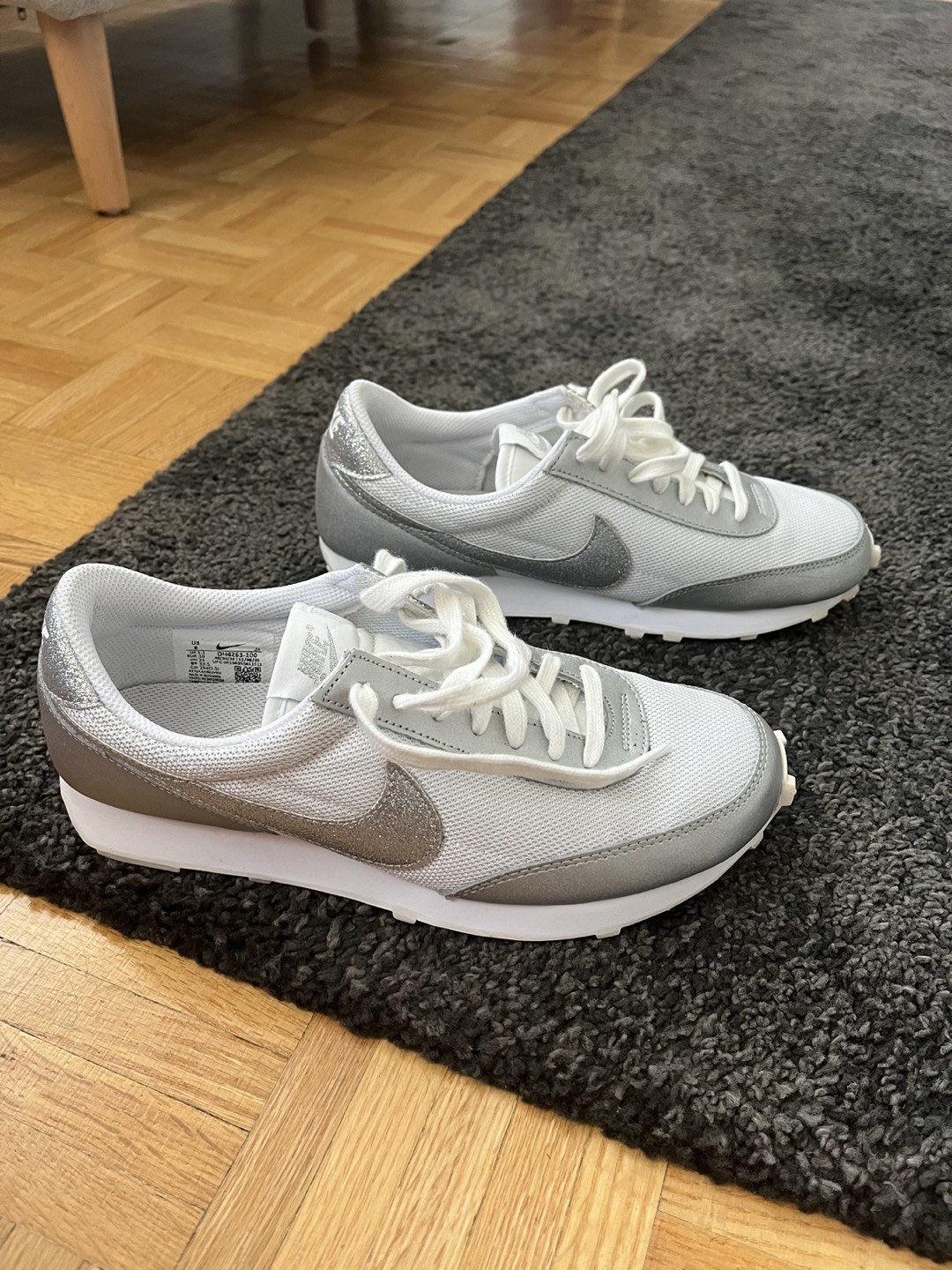 Nike Shoes - Like New - photo 3