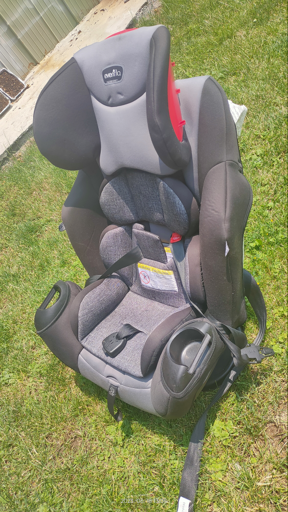 All in one convertible car seat  - photo 2