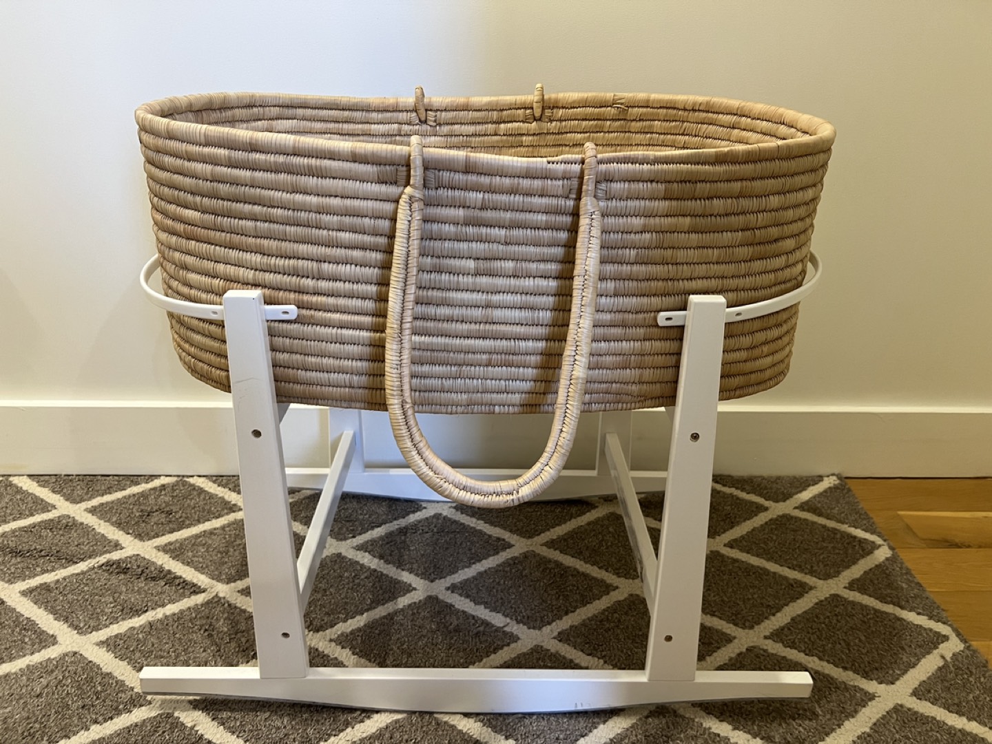Infant Bassinet + Rocking Stand