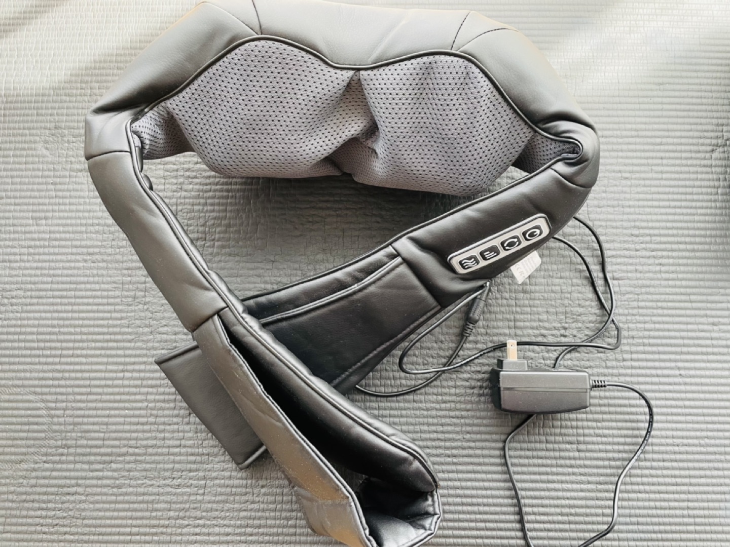Massager (used in cars or at home)