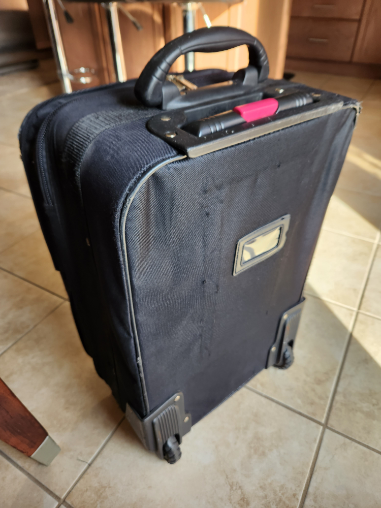Black Carry on Luggage - photo 3