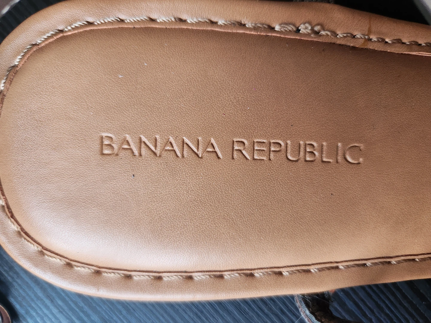 Brand new Banana Republic sandals size 8.5 image indicator(2)