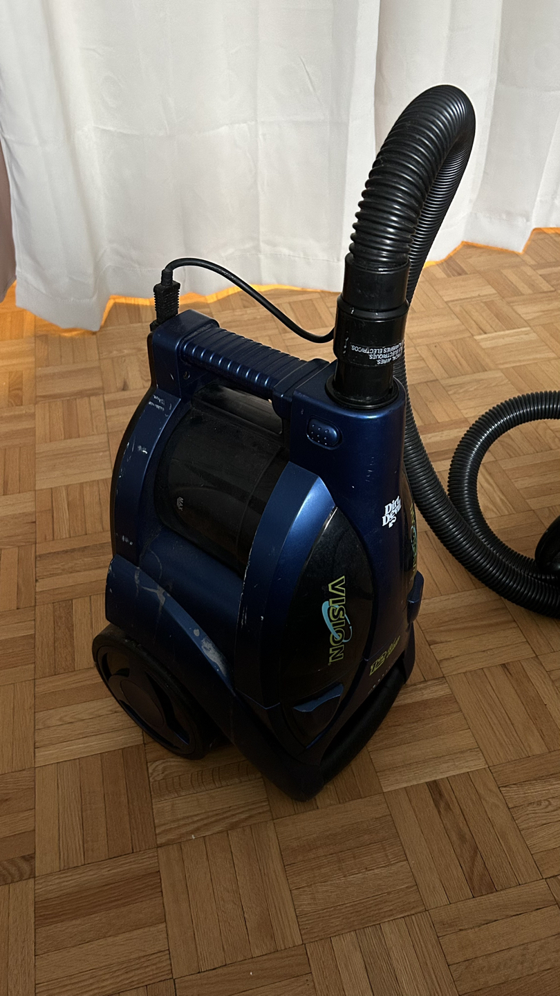 Vacuum Cleaner - photo 2