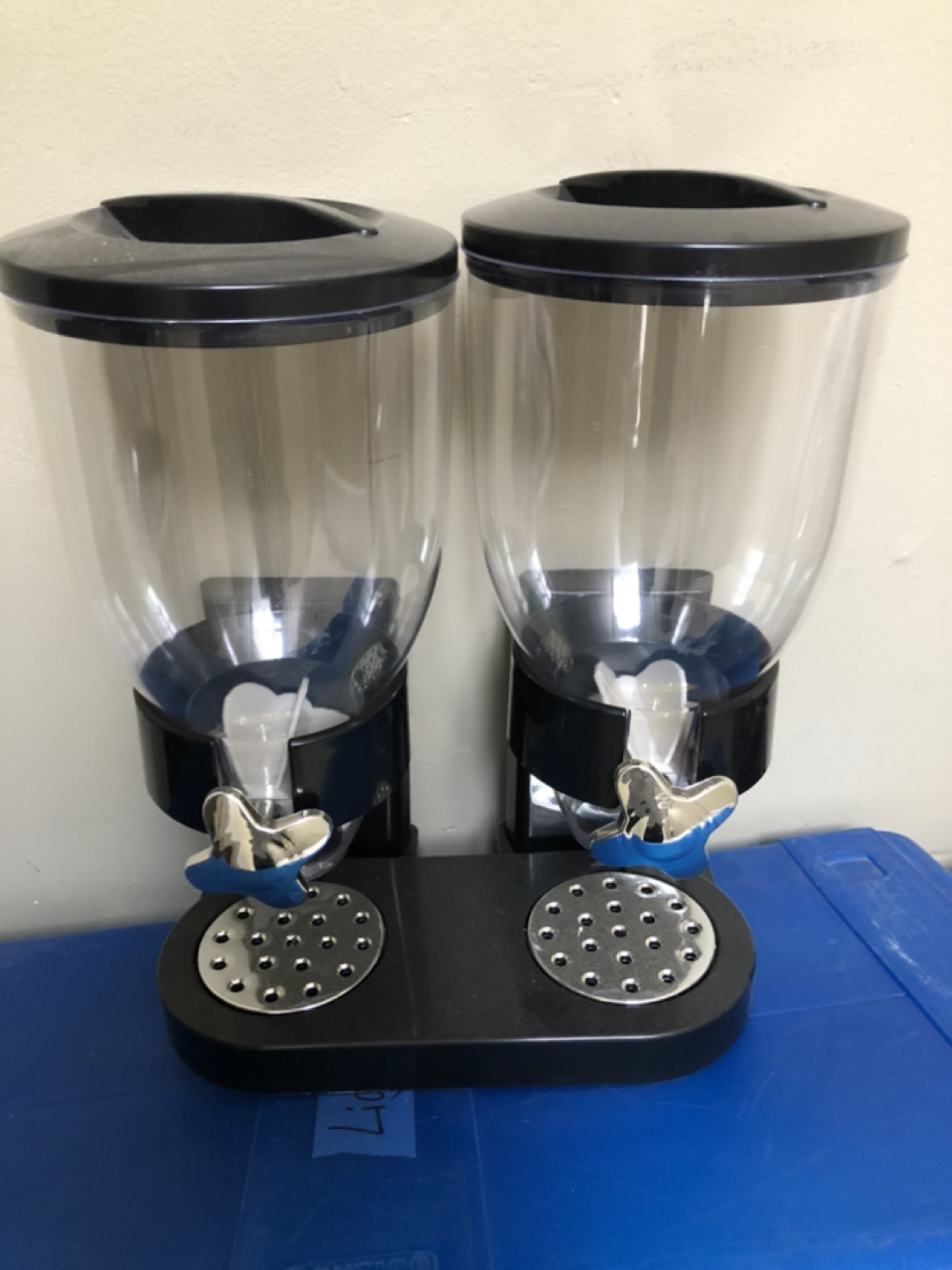 Cereal dispenser