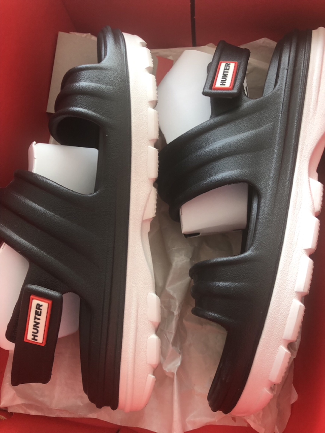Hunter sandals size 9 thumbnail