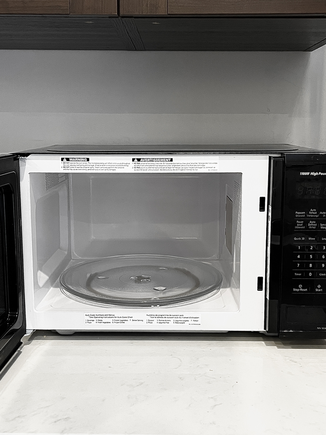 Large Panasonic Microwave 🍲 - photo 2