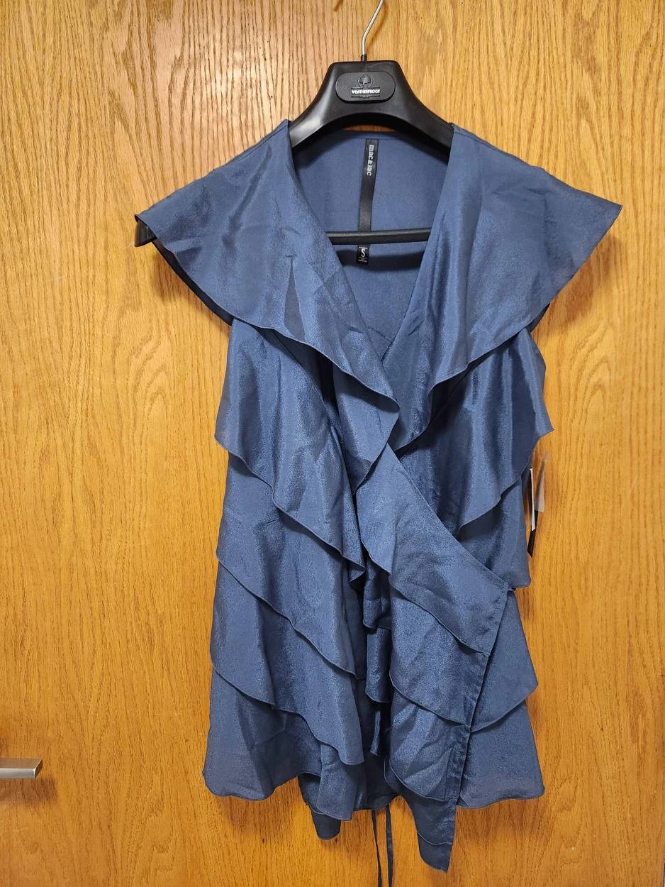 Blue top - medium #freecycle thumbnail