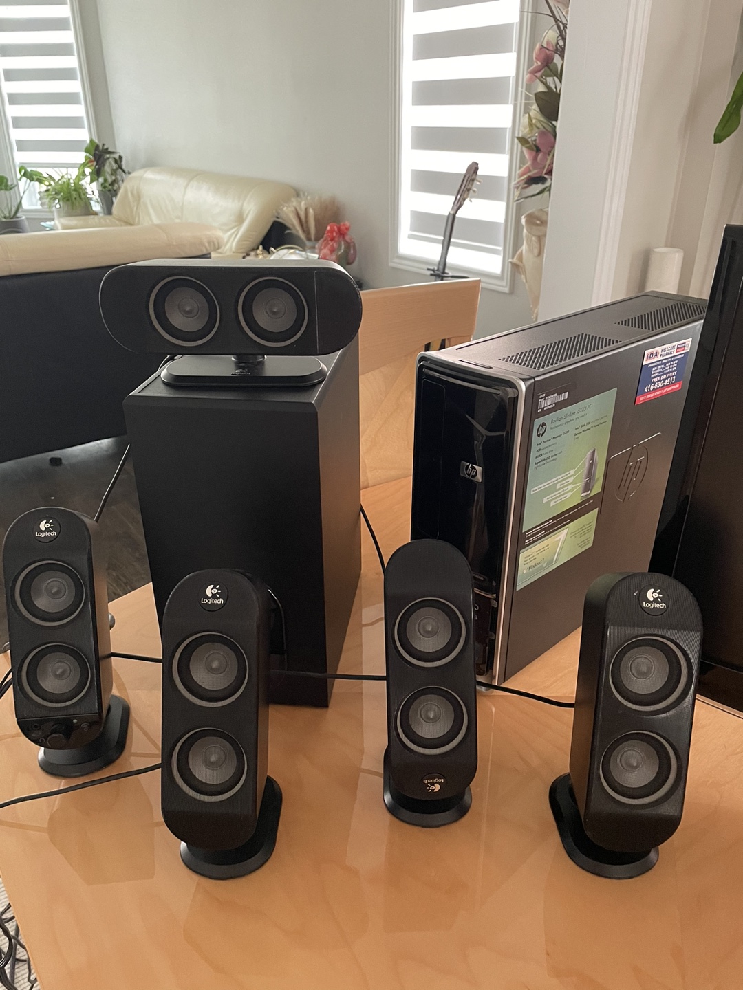 Complete computer set.