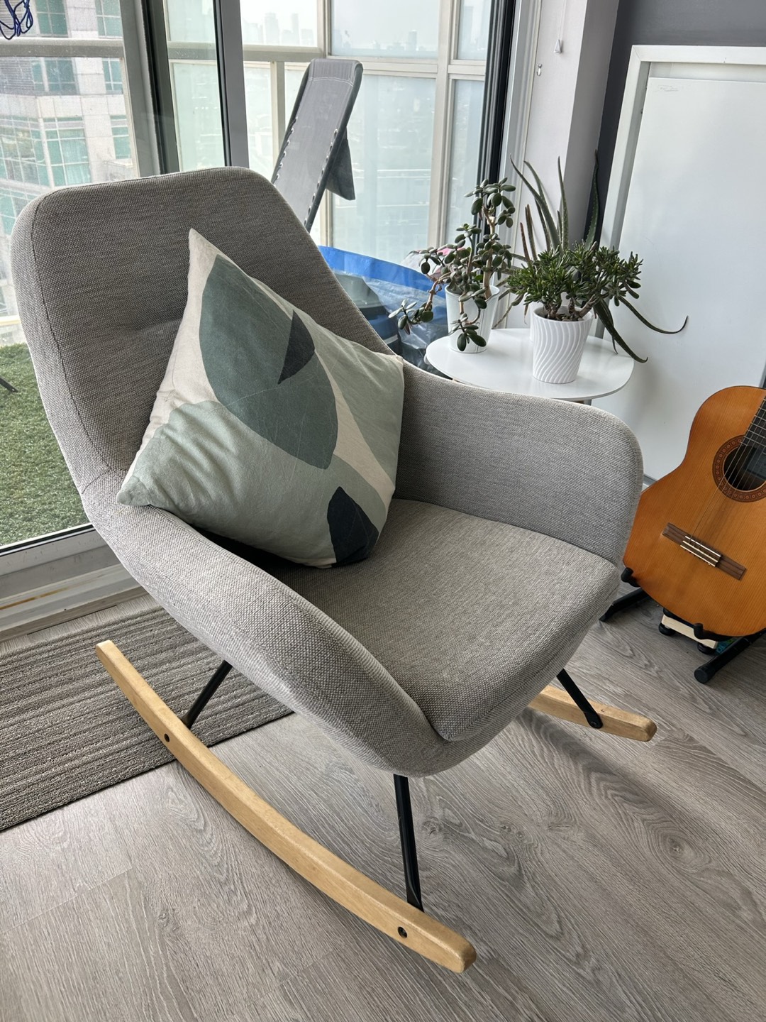 Cool Rocking chair thumbnail