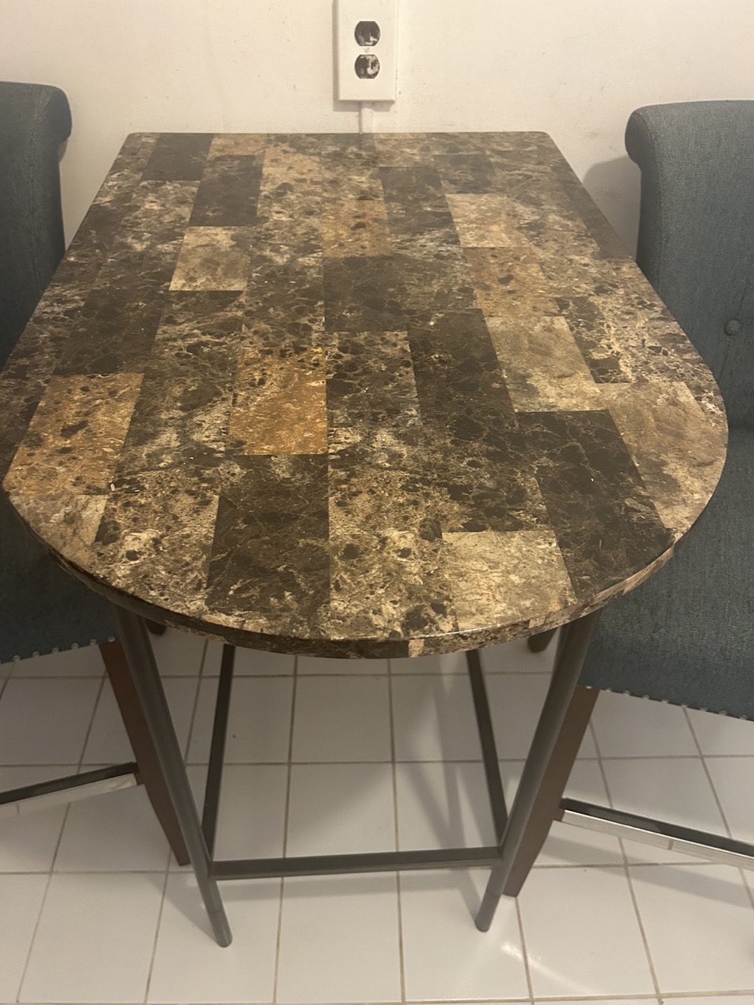 Two bar stool chairs and table - photo 5