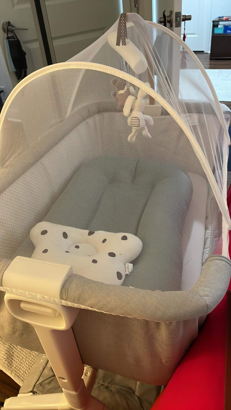 Bedside basinet for newborn