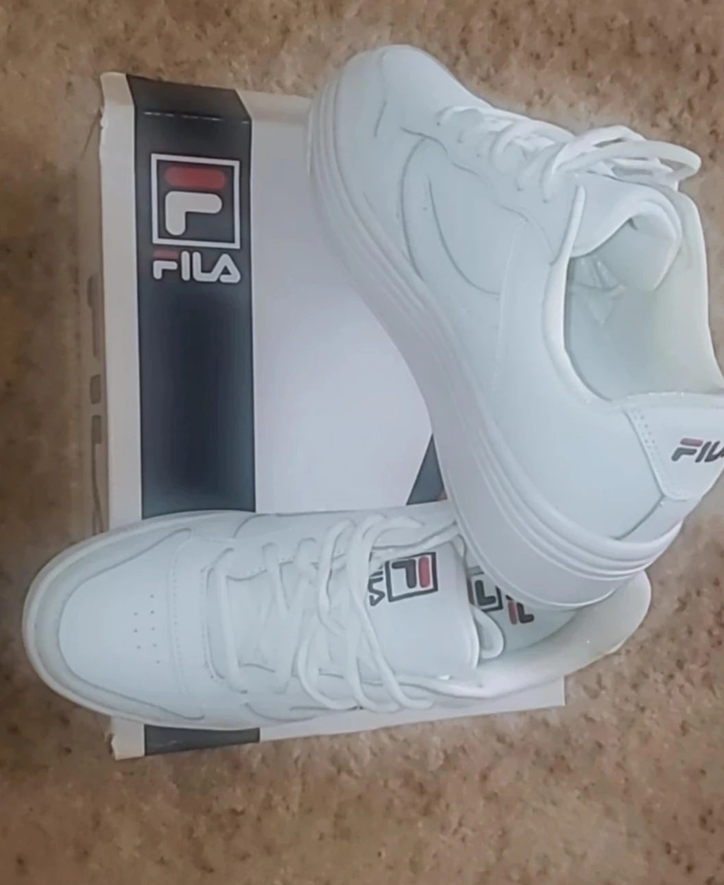 WHITE FILA SHOES⬆️ thumbnail