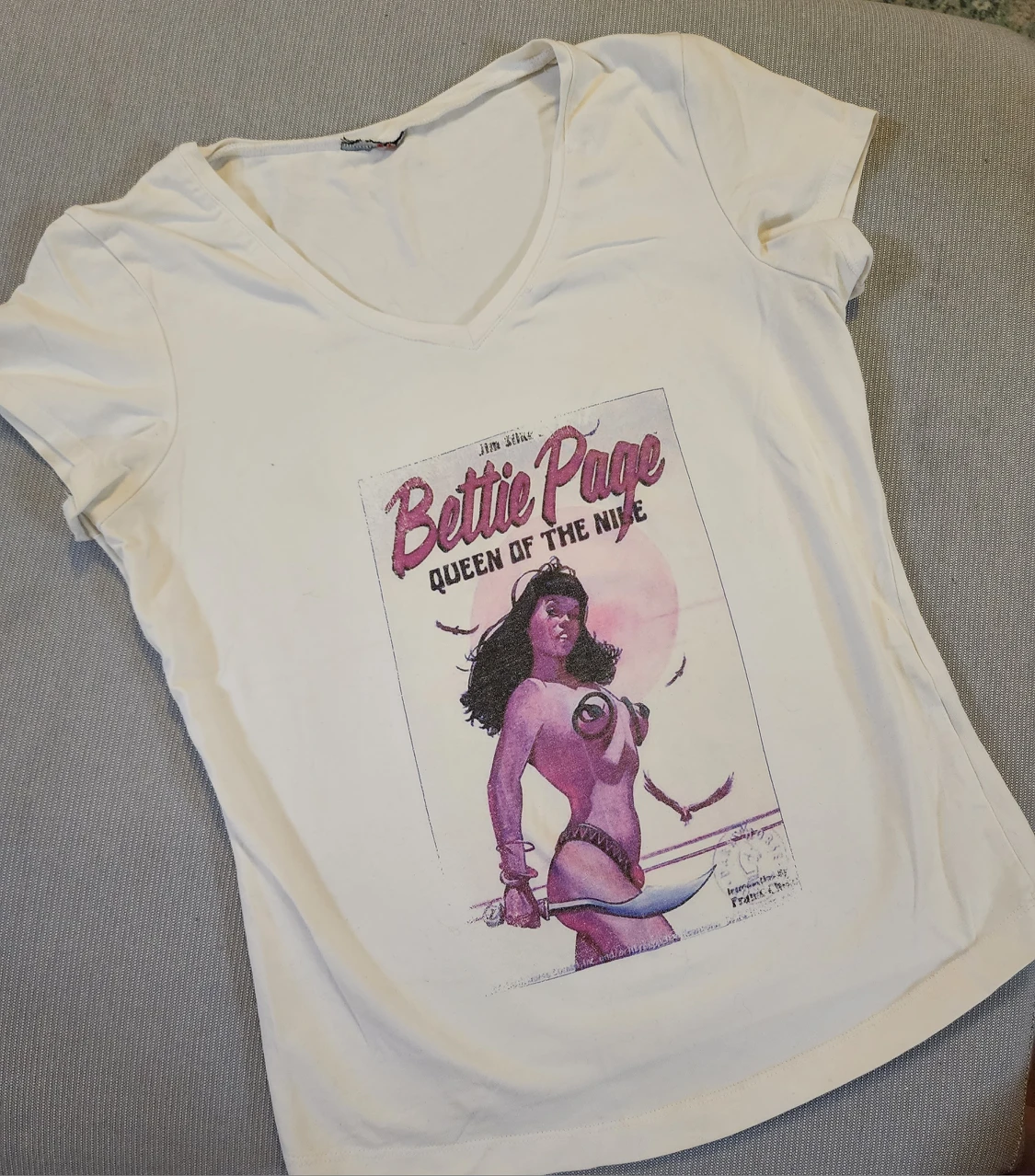 vintage Bettie Page Tee image indicator(2)