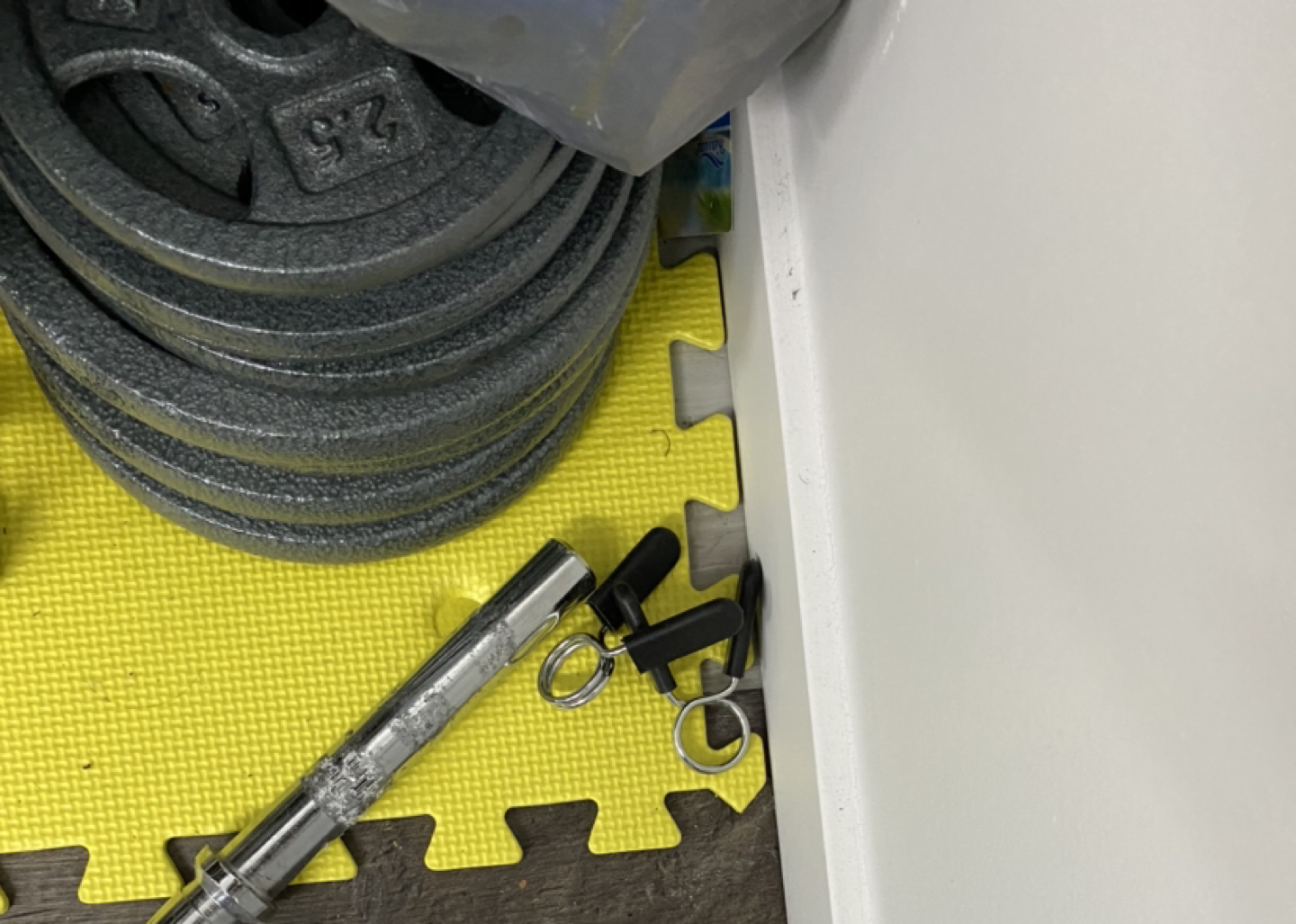 50% OFF on top of this next 3 days Ez barbell, plates, locks