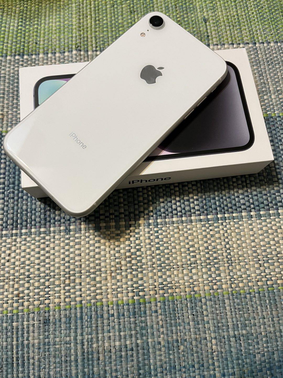 IPHONE XR 128GB thumbnail