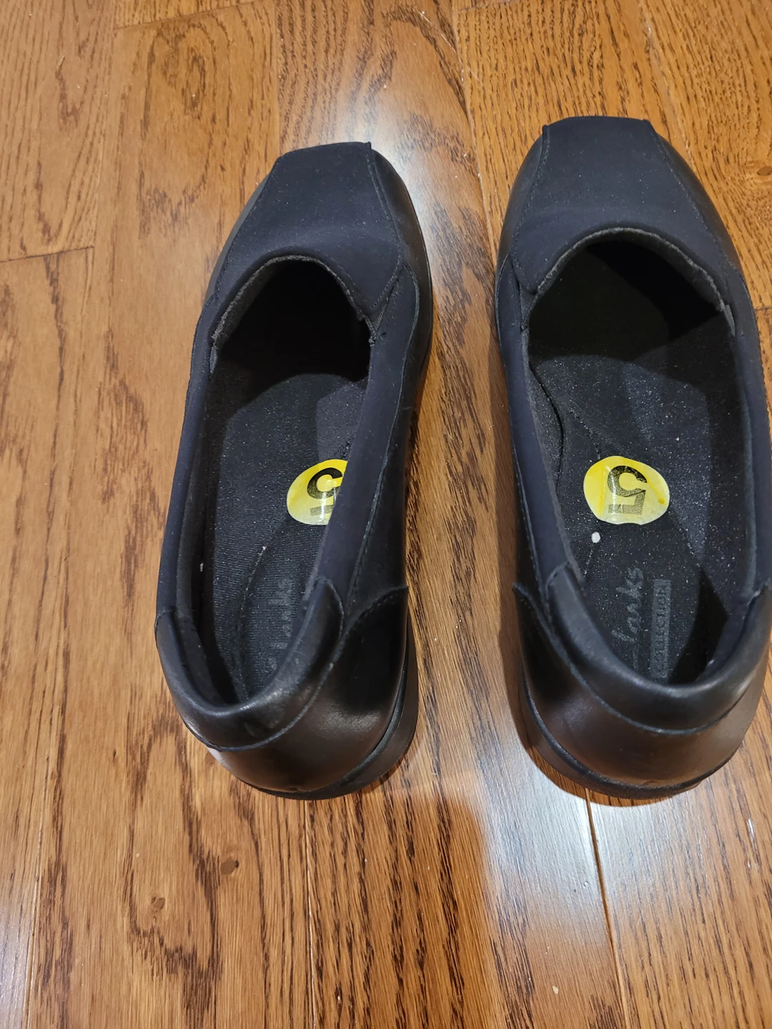 Clark's size 5 Ladies Black shoes image indicator(3)