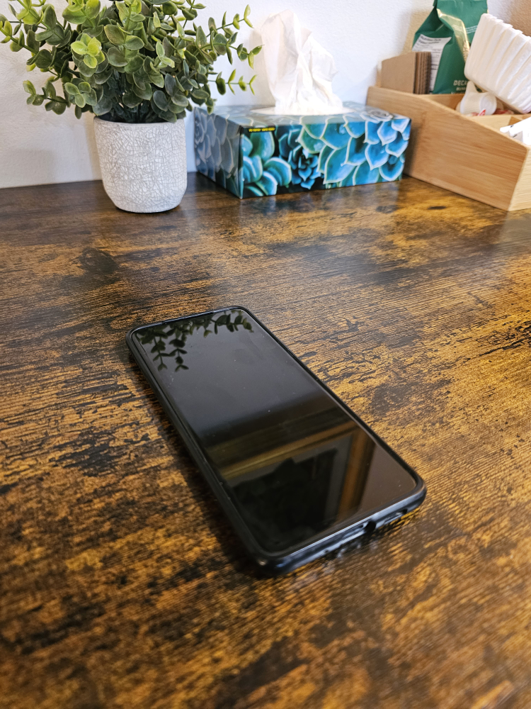 Samsung S20 Plus + 5G (128 GB) + a case