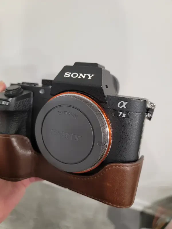 Sony a7ii (body) + sdcard, 5 batteries & accessories image indicator(6)