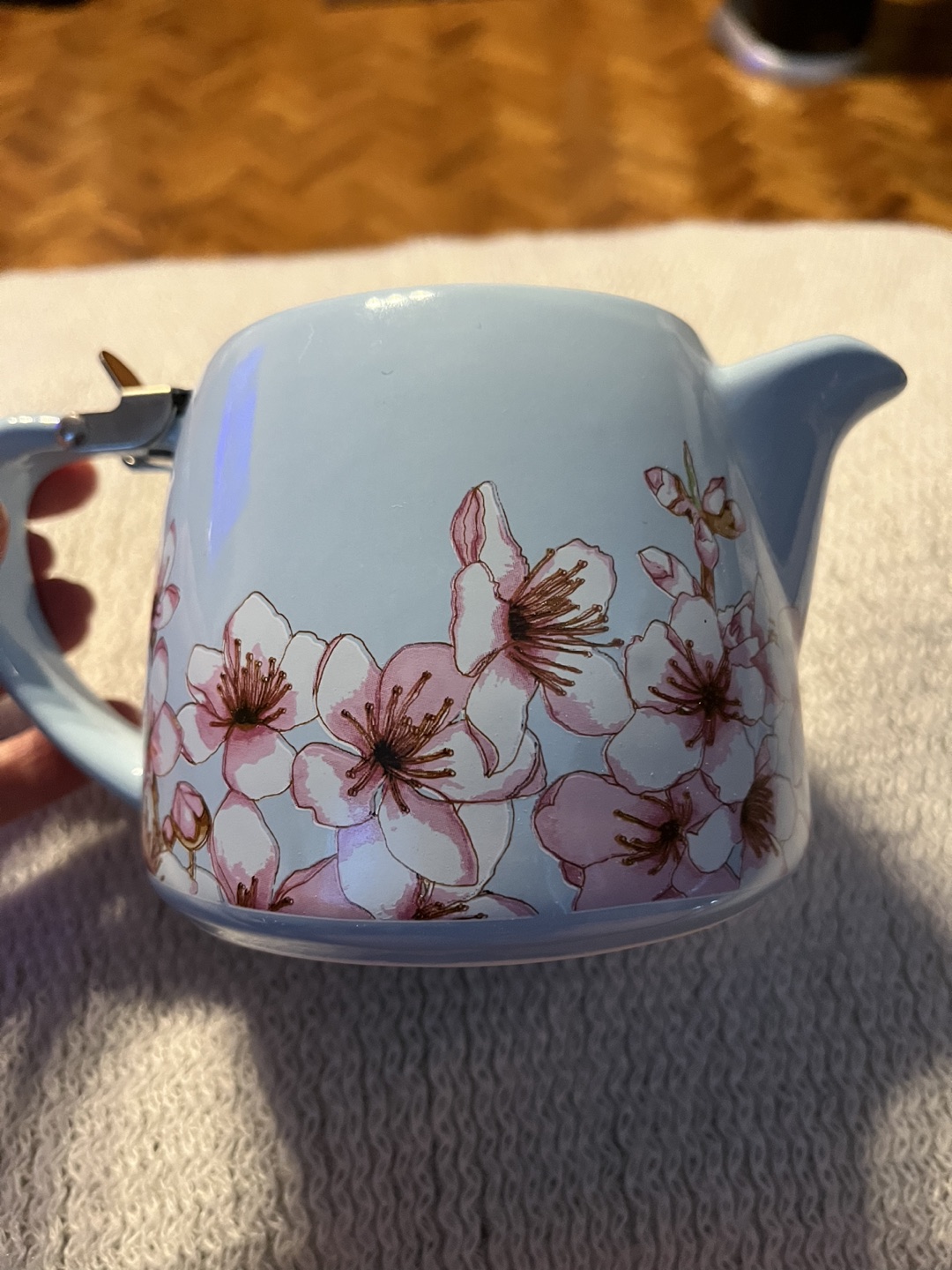 Small teapot with strainer thumbnail