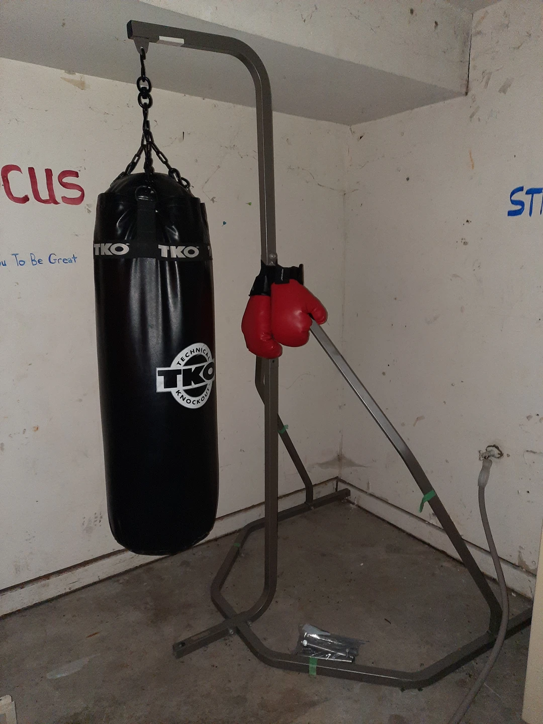 75lbs TKO Punching Bag w/stand