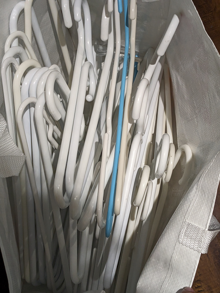 40 Plastic Hangers thumbnail