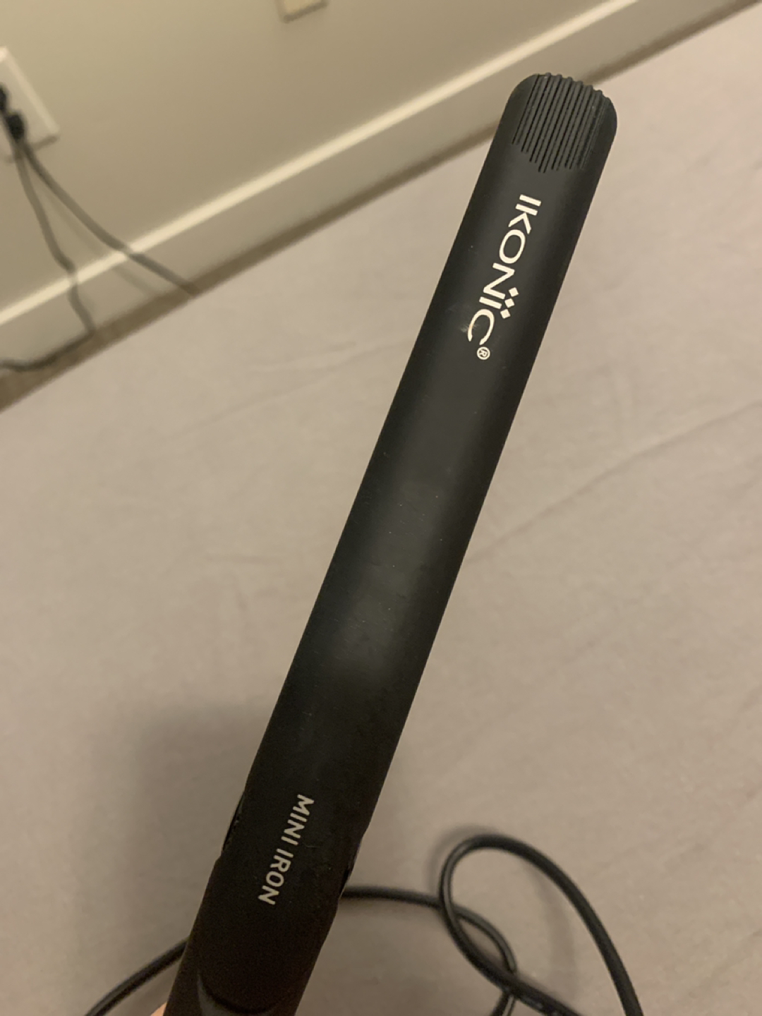 Mini straightener/waver (need’s adapter) - photo 2