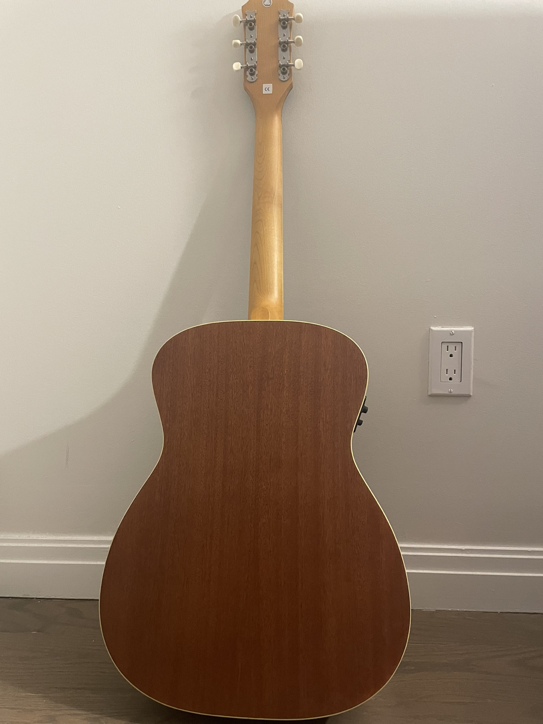 Fender acoustic guitar+ Road Runner hard case - photo 2