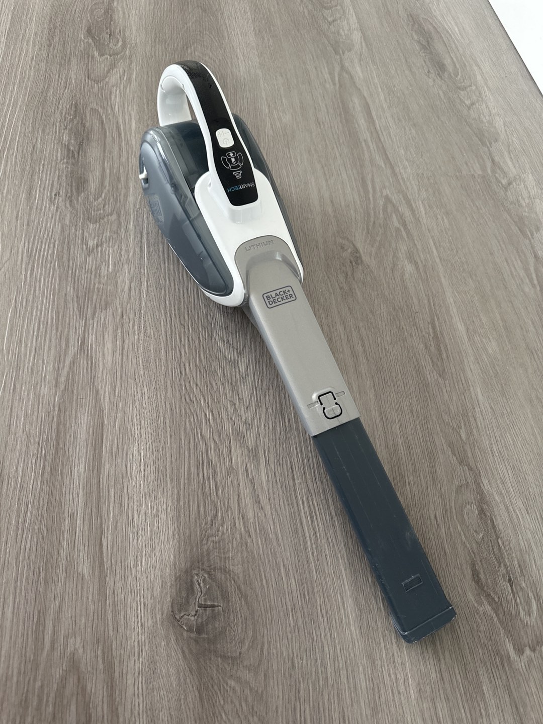 Black+Decker 2-in-1 Cordless Vacum Cleaner - photo 4