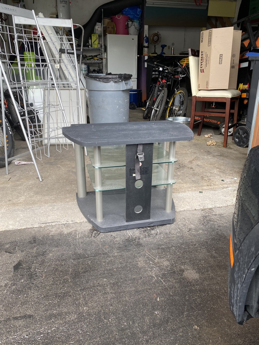 TV stand Table | Like new! | Very clean | negotiable image indicator(5)