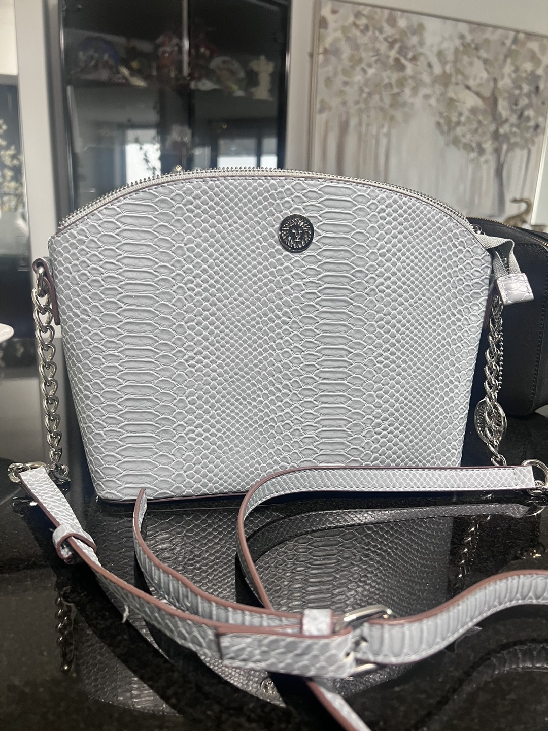 Looking for Crossbody bag.. - photo 2