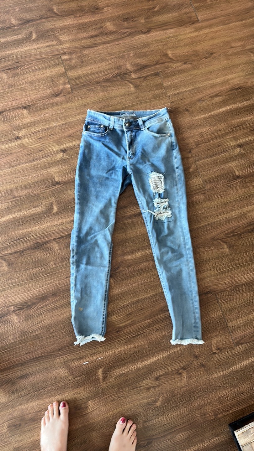 Woman high rise jeans thumbnail