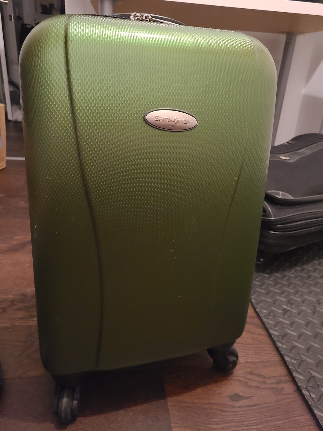 samsonite carryon travel luggage