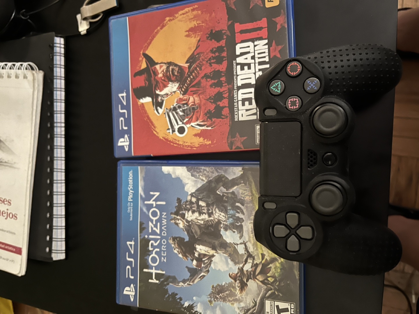 2 games and 1 controls for PS4