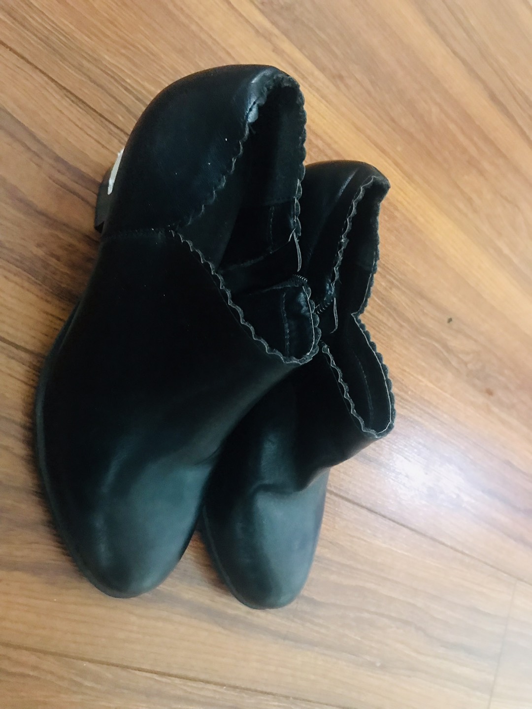 #freecycle New size 6 close toe shoes image indicator(3)