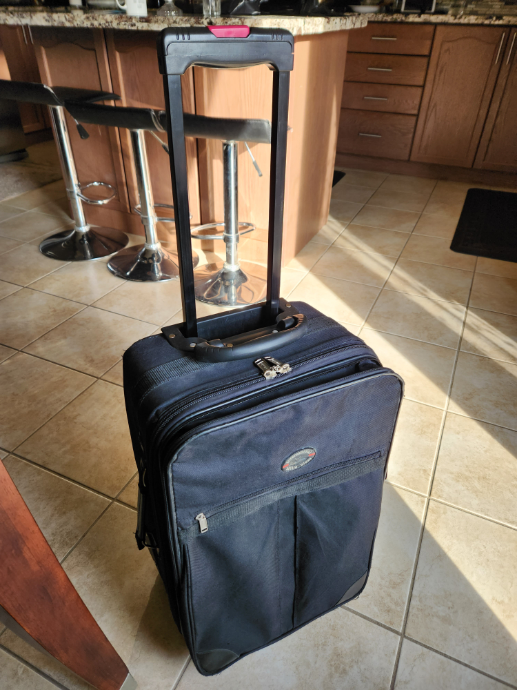 Black Carry on Luggage - photo 4