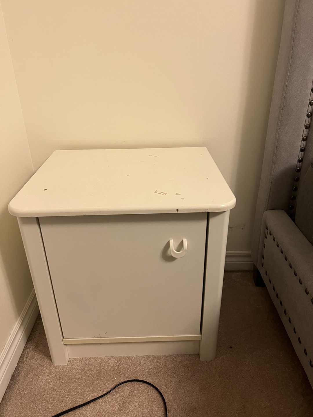 Dresser, chest, 1 side table - photo 2