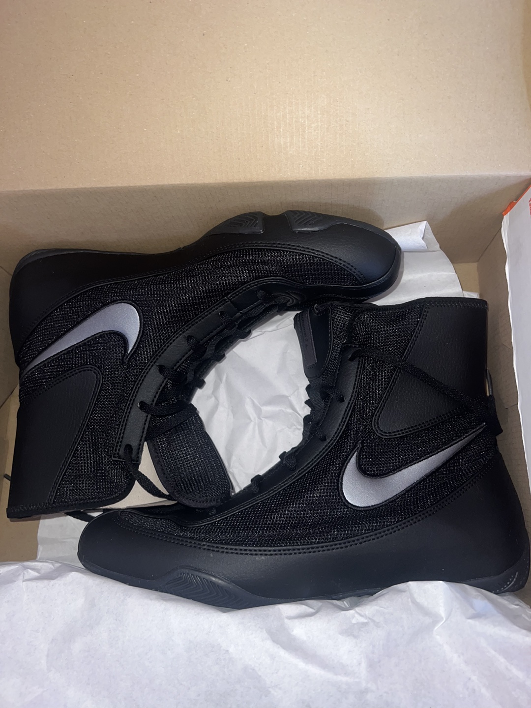 Boxing shoes