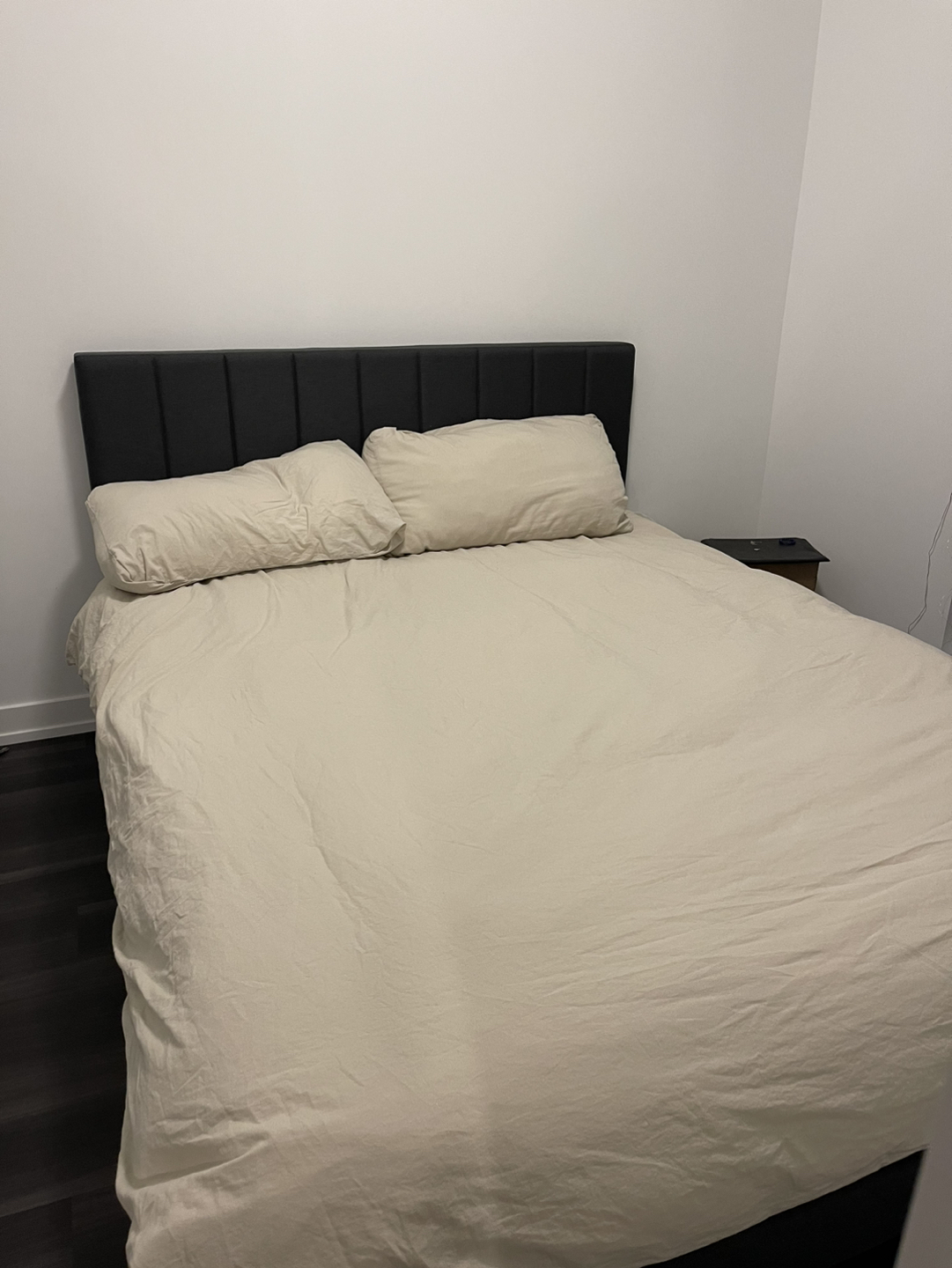 Bed frame + mattress queen size