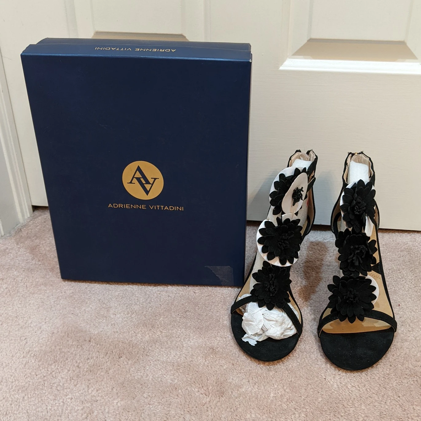 Adrienne Vittadini Flower Sandals image indicator(3)