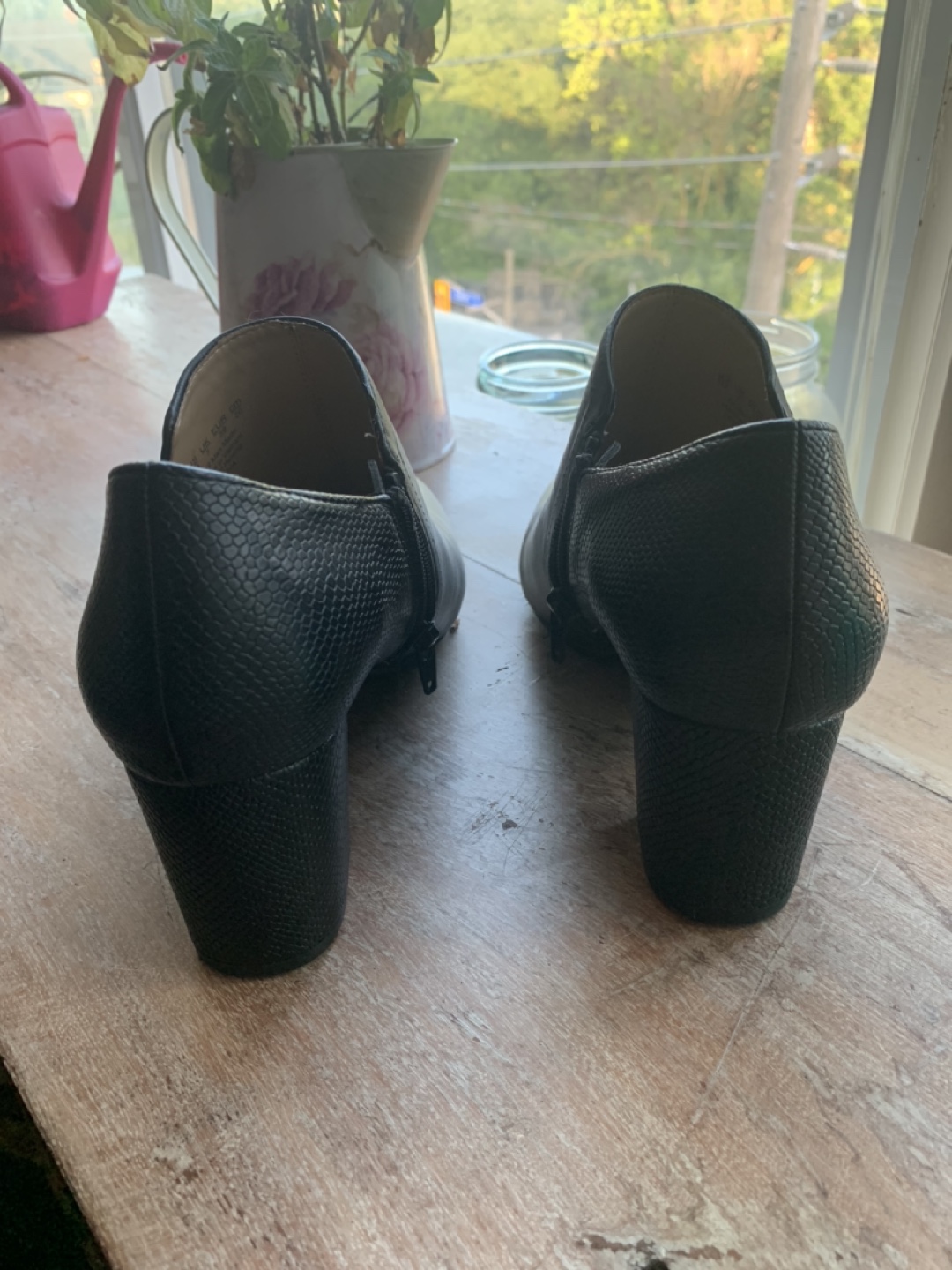 Naturalizer black booties size 9 image indicator(3)