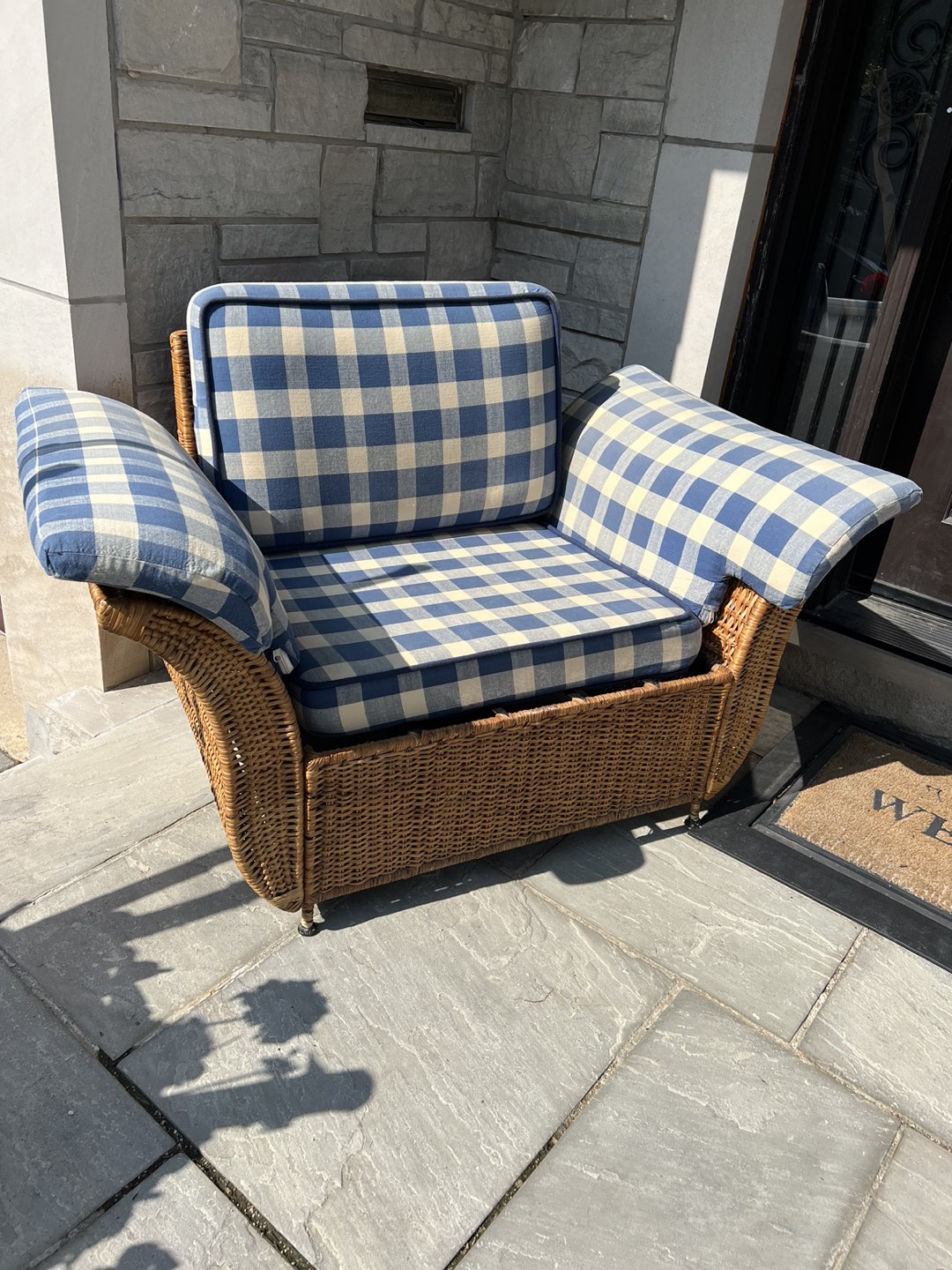 Outdoor Lounging chair with cushions image indicator(4)