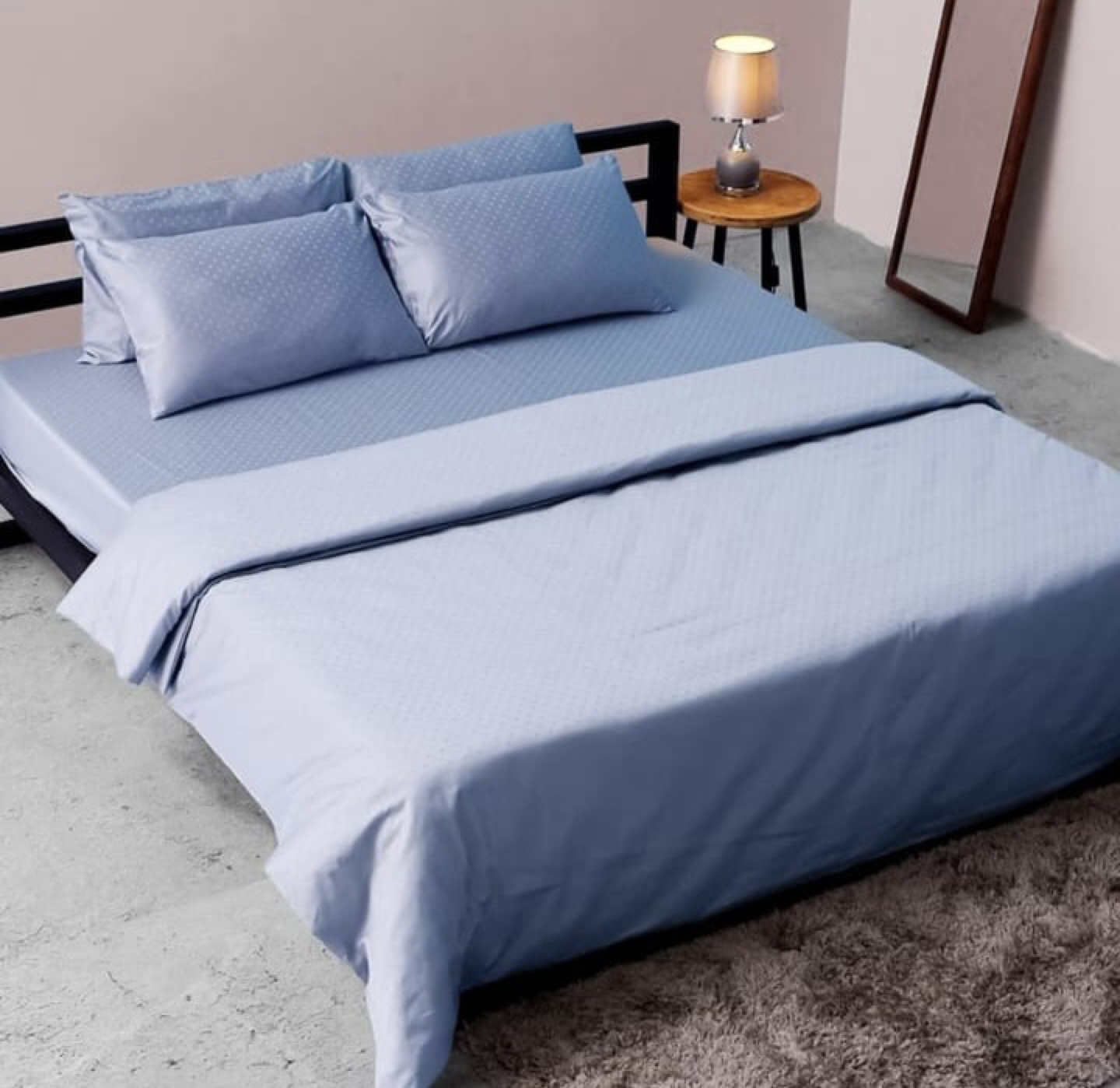 Mattresses and bed boxes for sale thumbnail