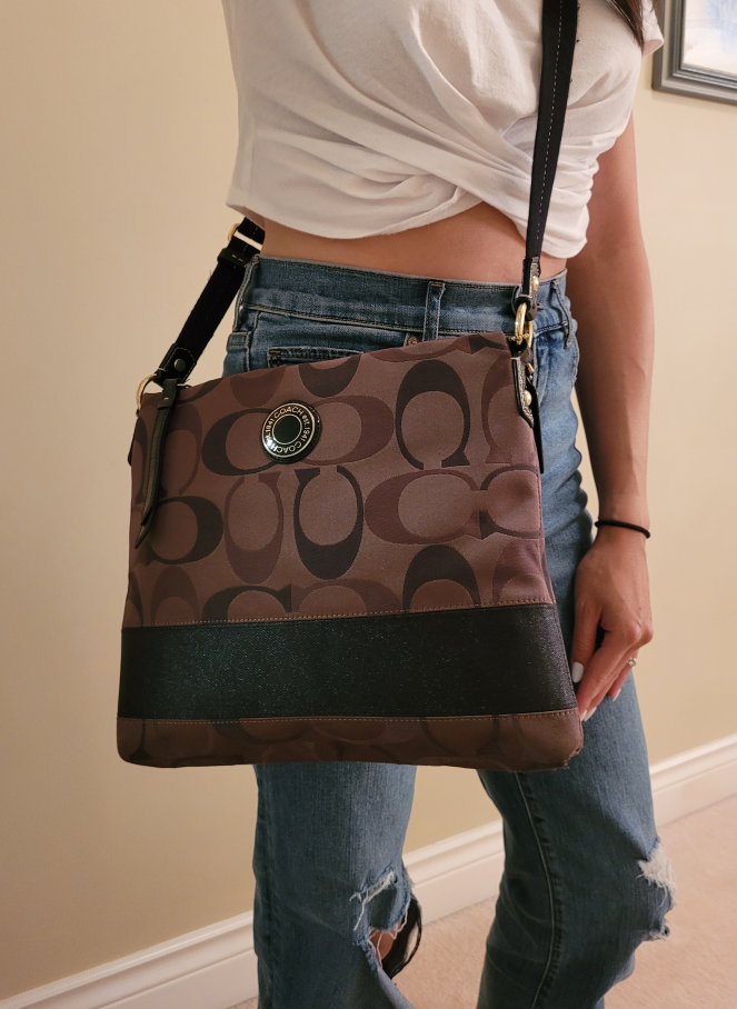 NWOT Authentic Coach Signature Crossbody Bag thumbnail